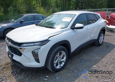 2024 Chevrolet Trax Fwd Sp z USA, uszkodzony, nr VIN KL77LFE27RC224474